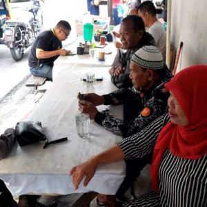 Kasat Binmas Polres Pematangsiantar Laksanakan Patroli Rutin Sambang Di Kedai Kopi Pojok Jln Sabang Marauke