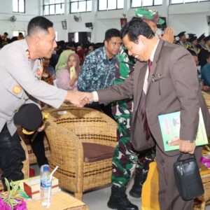 Kapolres Pematangsiantar Hadiri Wisuda Sarjana Dan Magister Usi