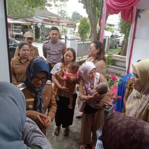 Kapolsek Siantar Timur Hadiri Aksi Tumbuh Kejar Balita Stunting di Puskesmas Tomuan