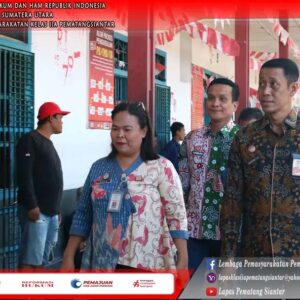 Laksanakan Kontrol Keliling, KaLapas Pematangsiantar Pastikan Keadaan Dalam Lapas Tetap Kondusif