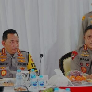 Pastikan Pengamanan Kunjungan Paus Fransiskus, Kapolri Tinjau Posko Ops Tribrata Jaya 2024