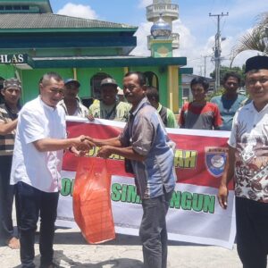 Polres Simalungun Gelar Kegiatan Jumat Berkah, Bagikan 100 Nasi Kotak untuk Warga Kurang Mampu