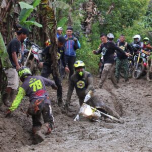 Harmonisasi TNI-Polri di HUT Ke-79 TNI, Kapolres bersama Dandim Olahraga dan Trabas Trail Bersama, Perkuat Sinergi di Simalungun