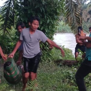 Reaksi Cepat Polsek Tanah Jawa Tangani Penemuan Mayat Pensiunan BUMN di Perkebunan Sawit