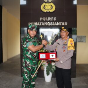 Perkuat Sinergitas TNI – POLRI, Polres Pematangsiantar Sambut Kunjungan Pangdam I/BB