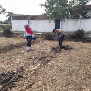 Bhabinkamtibmas Polsek Siantar Marihat Sambangi Warga Binaan Untuk Manfaatkan Lahan Kosong